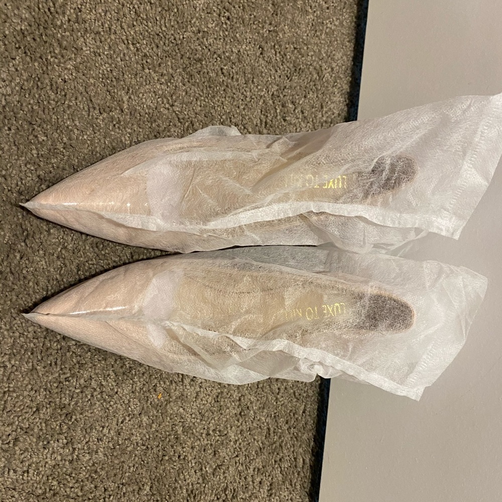 Nude Shoes - Picture 3 of 3